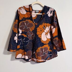 Manuhealii - Hibiscus Print 3/4 Sleeve Top with Hood
